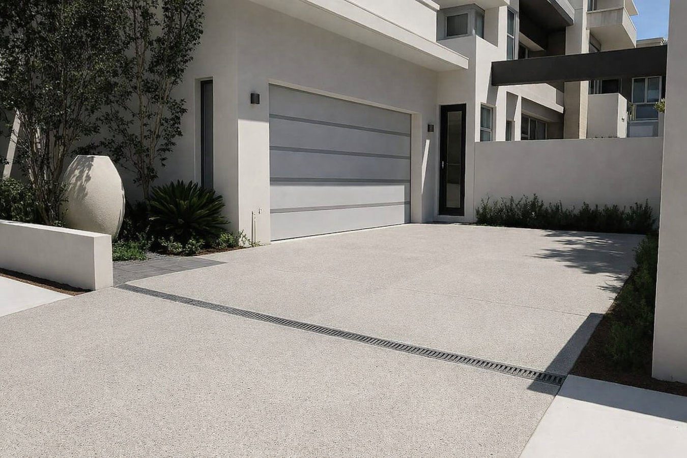 Concrete driveway building in Ventura, CA